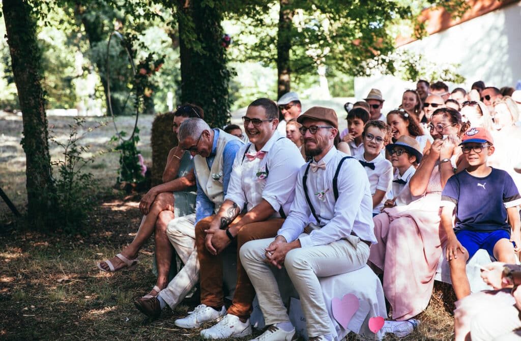 cérémonie laique parents et témoins des maries mariage à Tours en Indre-et-Loire