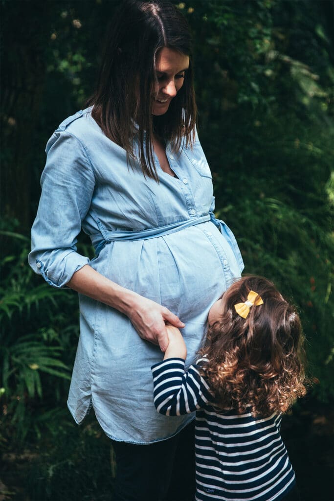 mere grossesse et enfant photographe grossesse à Tours et en France