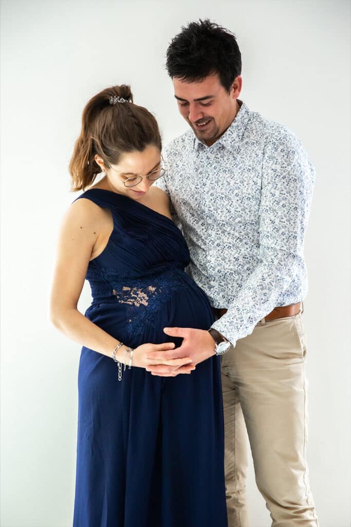 photographe grossesse avec conjoint à domicile en France et à Tours