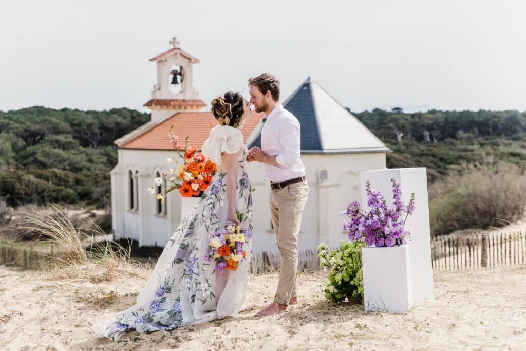 mariés sur la plage dans les Landes par Camille Dubois Photographie photographe de mariage à Tours en Indre-et-Loire